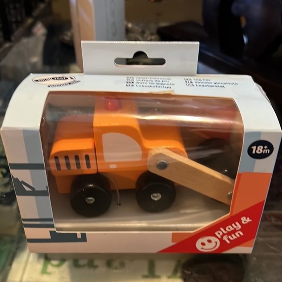 Small Foot Wooden Road Roller - Picture 2 of 8